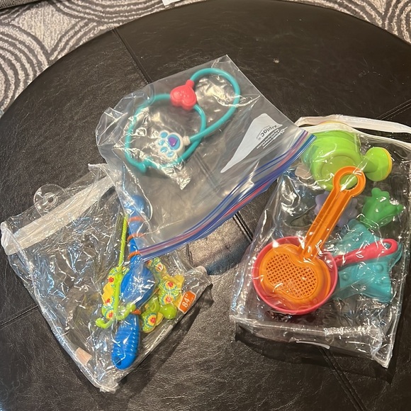 Bundle: Alex Fishing In The Tub Toy, Summer Sand Fun Toys and More - Picture 11 of 12